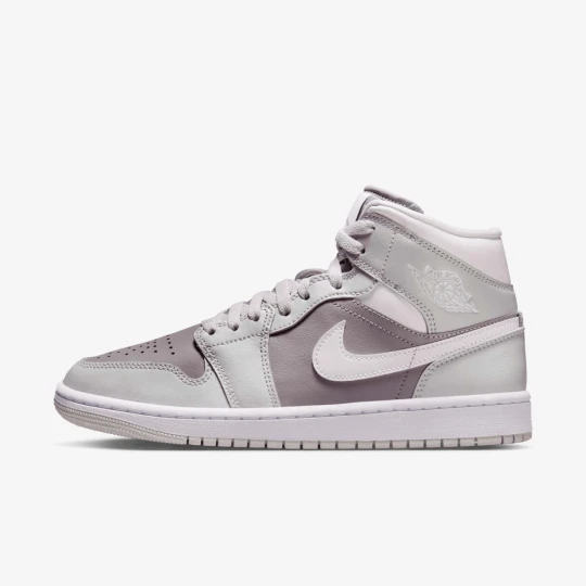 Zdjęcie produktu Nike Air Jordan 1 Mid Photon Dust Atmosphere Sneakersy damskie Szary