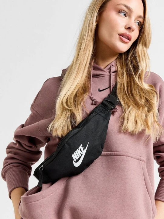 Zdjęcie produktu Nike Nerka Small Hip czarny