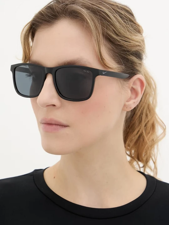 Zdjęcie produktu Nike okulary przeciwsłoneczne kwadratowe damskie VITAL czarny