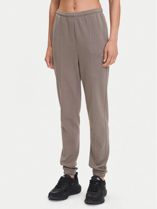 Zdjęcie produktu Nike Spodnie dresowe Chill Terry FN2434 Brązowy Regular Fit