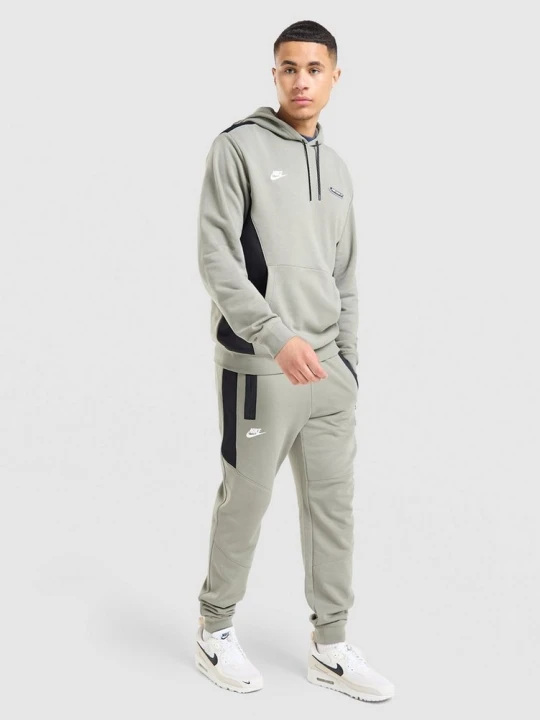 Zdjęcie produktu Nike Spodnie Nsw Air Max Flc Jogger zielony