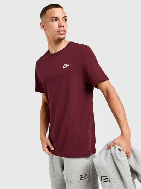 Zdjęcie produktu Nike T-Shirt Sportswear Club bordowy