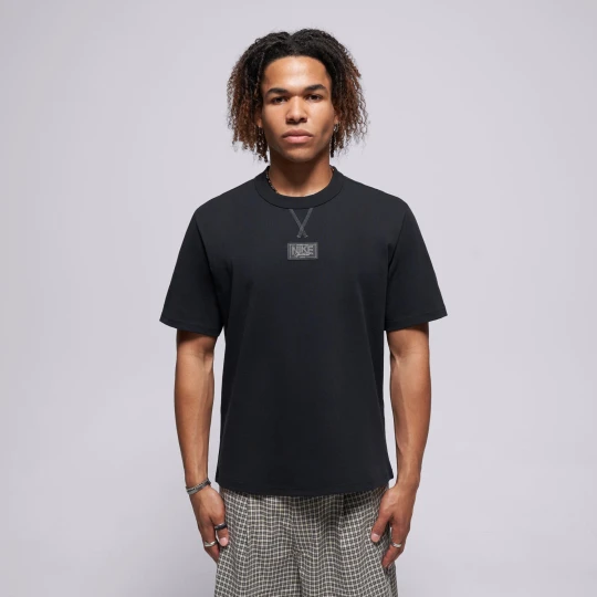 Zdjęcie produktu Nike T-Shirt U Nsw Tee Tailored Prem Patch czarny
