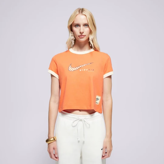 Zdjęcie produktu Nike T-Shirt W Nsw Club Ss Tee Moto Rgr czerwony