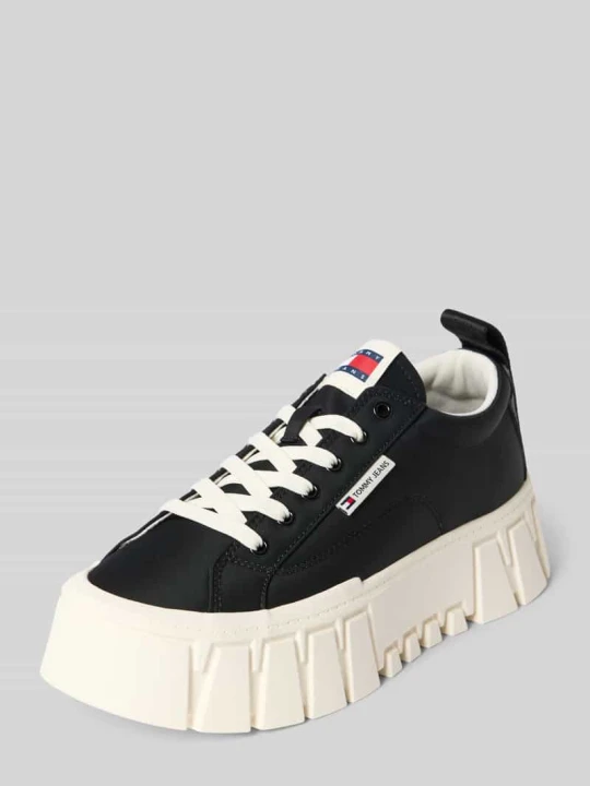 Zdjęcie produktu Sneakersy o niskim kroju z materiału skóropodobnego model 'FLATFORM CHUNKY SNEAK' Tommy Jeans Czarny