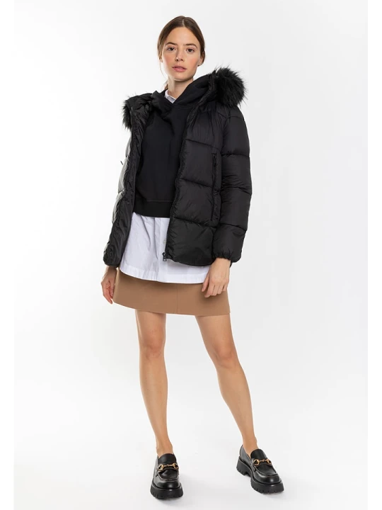 Zdjęcie produktu Northwood Kurtka zimowa "Iliana" w kolorze czarnym rozmiar: S