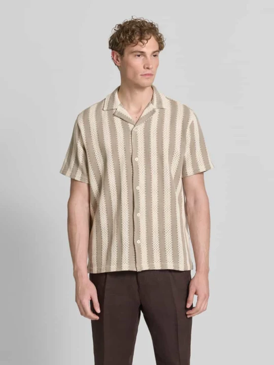 Zdjęcie produktu nowoczesny krój modern fit koszula casualowa z kołnierzem z połami lindbergh Ziemisty brązowy