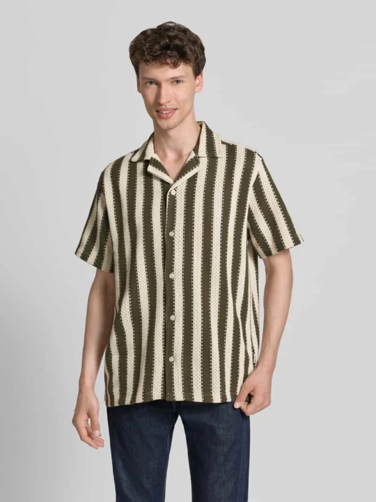 Zdjęcie produktu nowoczesny krój modern fit koszula casualowa z kołnierzem z połami lindbergh Jasnofioletowy