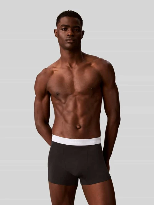 Zdjęcie produktu obcisłe bokserki o kroju regular fit z mieszanki bawełny w zestawie 3 szt. Calvin Klein Czarny
