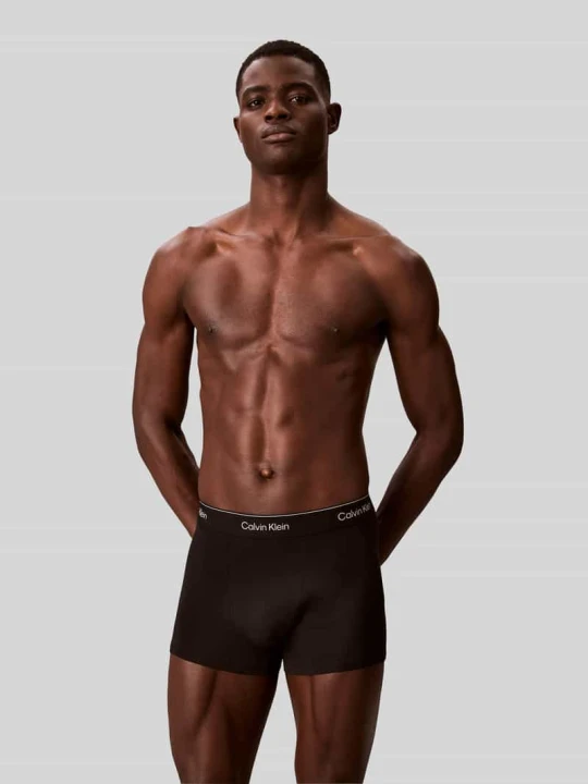 Zdjęcie produktu obcisłe bokserki o kroju regular fit z mieszanki bawełny w zestawie 3 szt. Calvin Klein Czarny