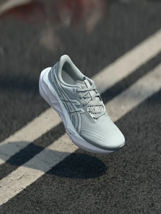 Zdjęcie produktu Obuwie do biegania treningowe Asics jasnoszary