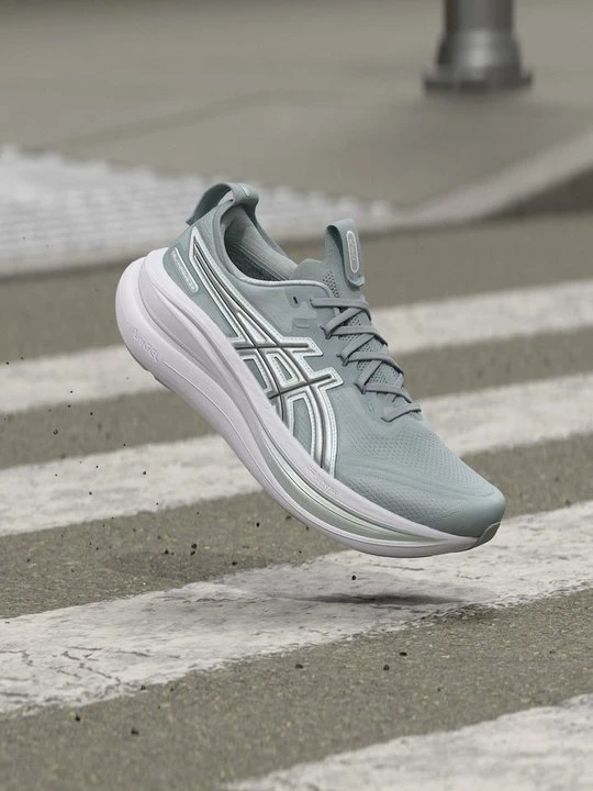 Zdjęcie produktu Obuwie do biegania treningowe Asics jasnoszary