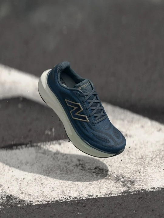 Zdjęcie produktu Obuwie do biegania treningowe New Balance granatowy