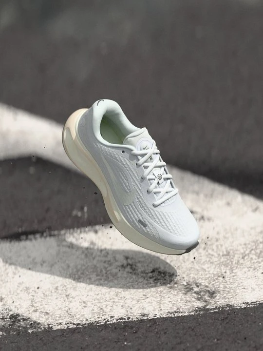 Zdjęcie produktu Obuwie do biegania treningowe Nike biały