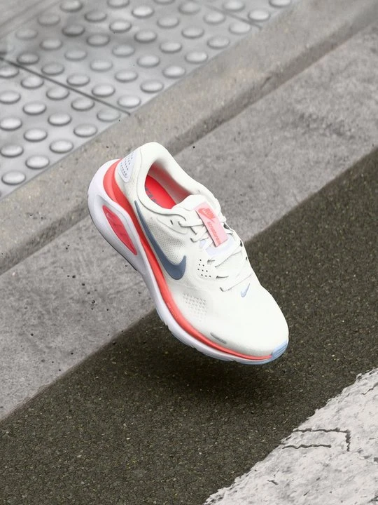 Zdjęcie produktu Obuwie do biegania treningowe Nike biały