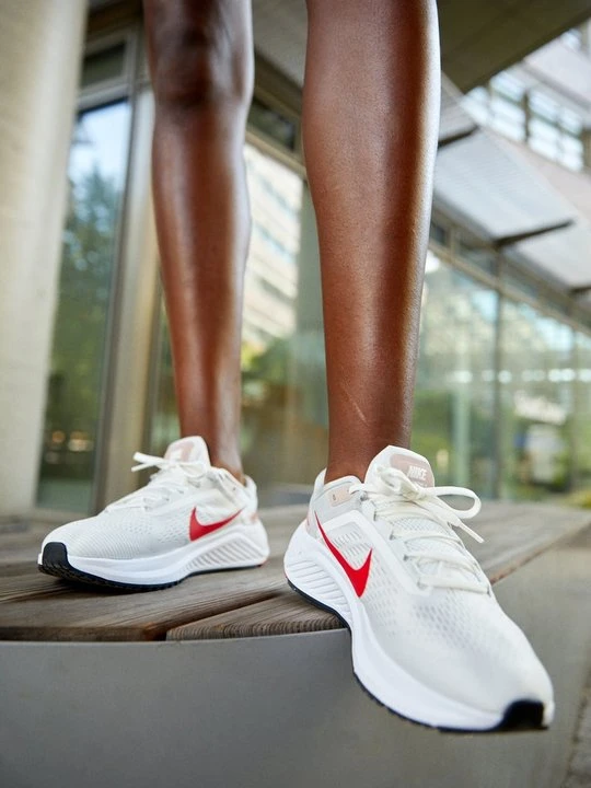 Zdjęcie produktu Obuwie do biegania treningowe Nike biały