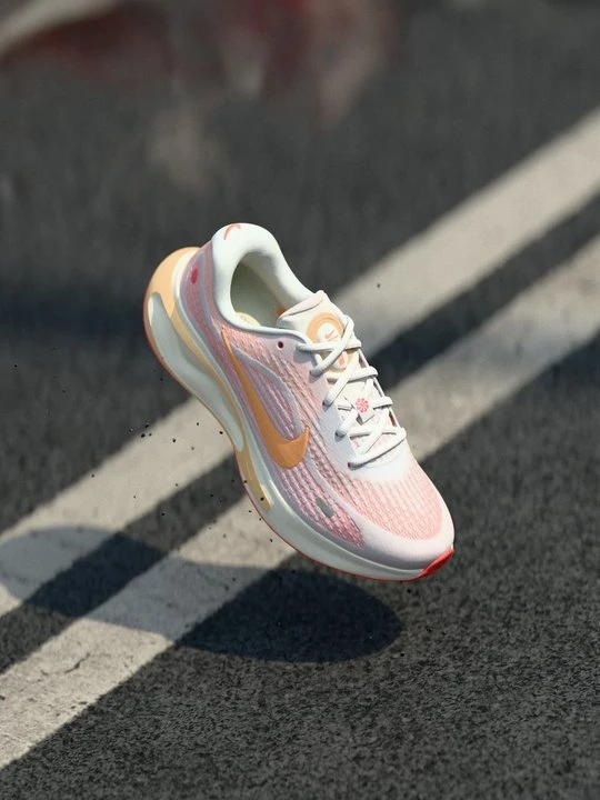 Zdjęcie produktu Obuwie do biegania treningowe Nike biały