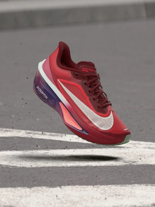 Zdjęcie produktu Obuwie do biegania treningowe Nike jagodowy