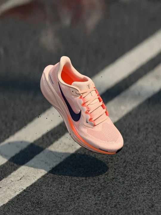 Zdjęcie produktu Obuwie do biegania treningowe Nike czerwony