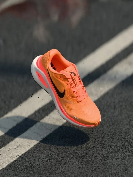 Zdjęcie produktu Obuwie do biegania treningowe Nike pomarańczowy