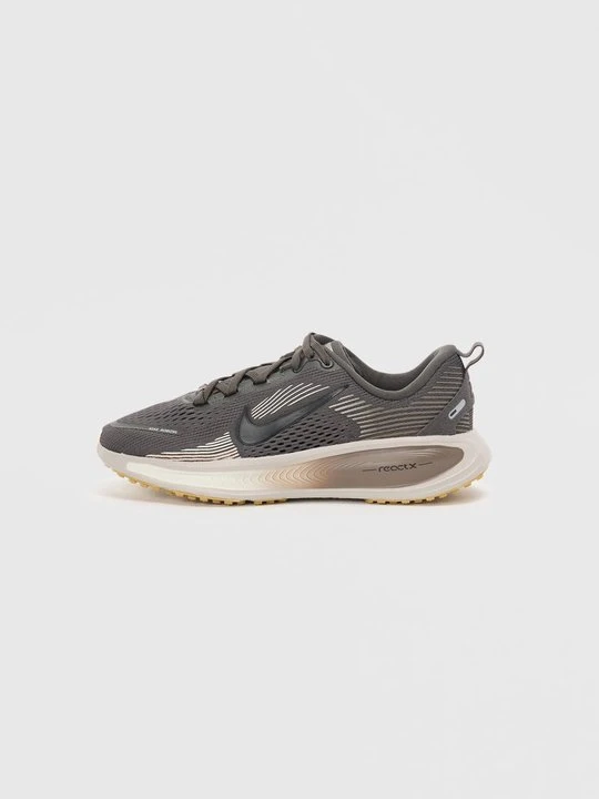 Zdjęcie produktu Obuwie do biegania treningowe Nike beżowy