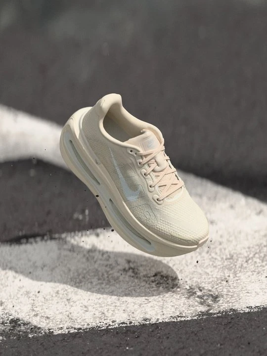 Zdjęcie produktu Obuwie do biegania treningowe Nike biały