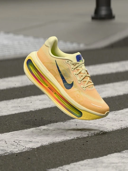 Zdjęcie produktu Obuwie do biegania treningowe Nike żółty neon