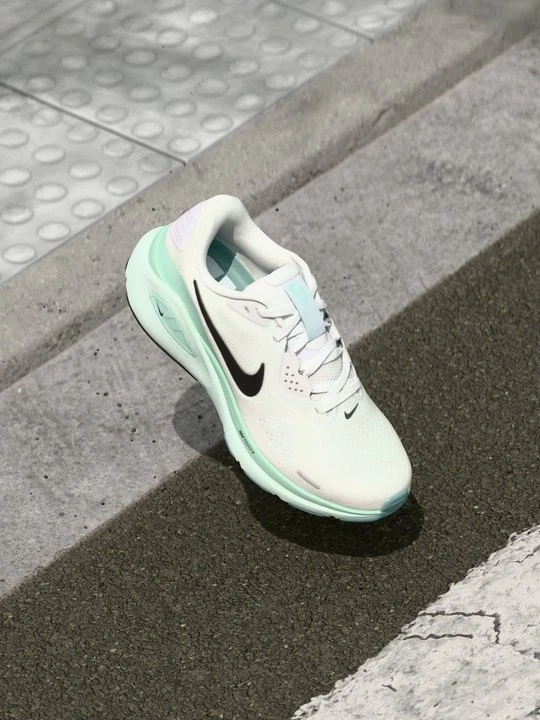 Zdjęcie produktu Obuwie do biegania treningowe Nike biały