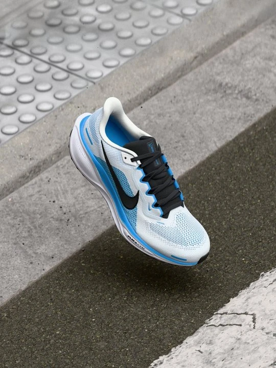 Zdjęcie produktu Obuwie do biegania treningowe Nike biały