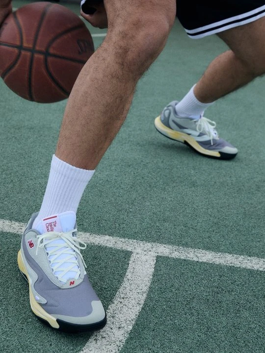 Zdjęcie produktu Obuwie do koszykówki New Balance szary