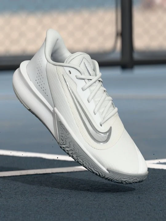 Zdjęcie produktu Obuwie do koszykówki Nike biały