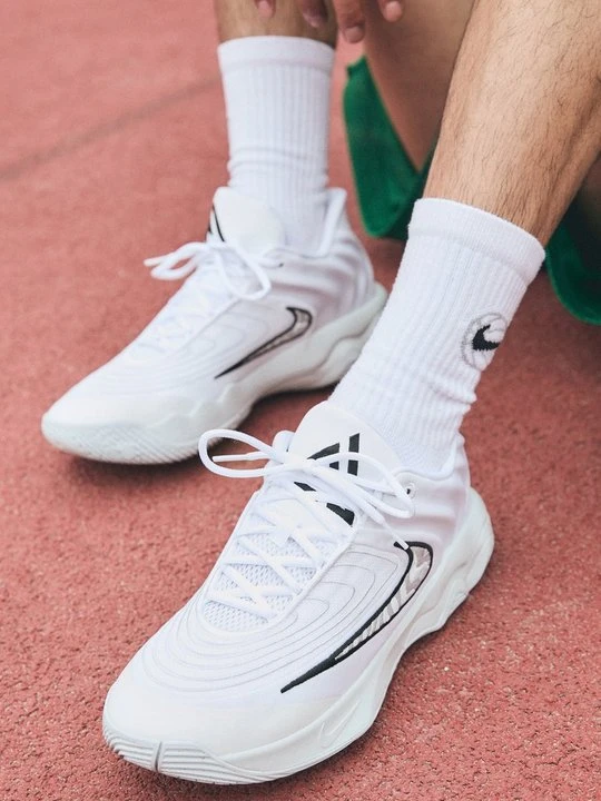 Zdjęcie produktu Obuwie do koszykówki Nike biały