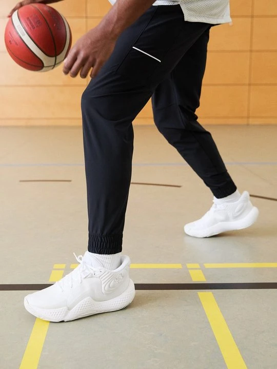 Zdjęcie produktu Obuwie do koszykówki Under Armour biały
