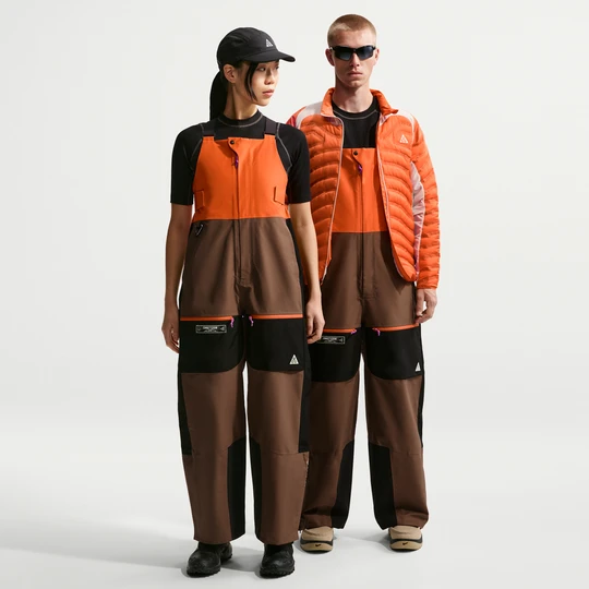 Zdjęcie produktu Ogrodniczki Storm-FIT ADV Nike ACG „Mystery Lights” - Pomarańczowy