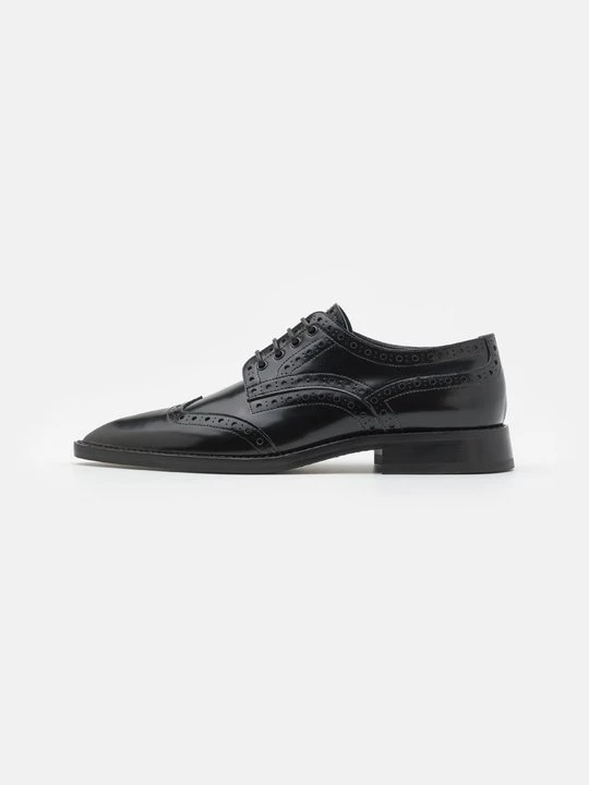 Zdjęcie produktu Oksfordki Victoria Beckham czarny