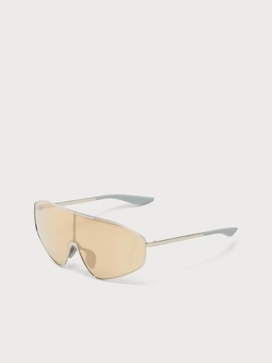 Zdjęcie produktu Okulary przeciwsłoneczne Nike srebrny
