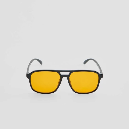 Zdjęcie produktu Okulary przeciwsłoneczne w stylu retro z żółtymi szkłami House czarny