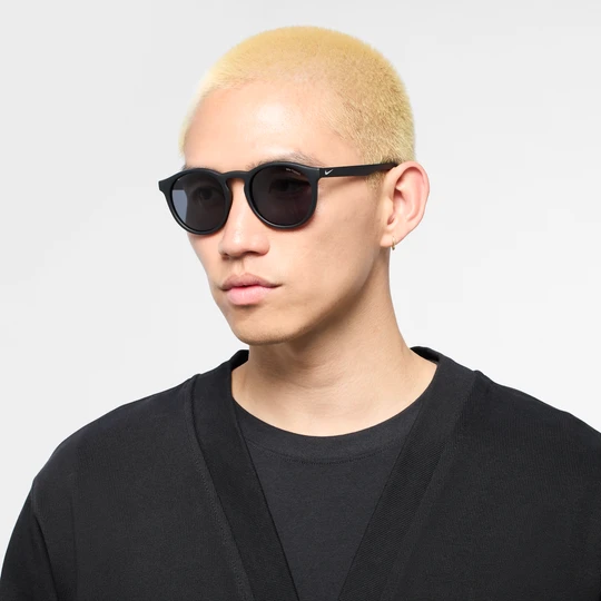 Zdjęcie produktu Okulary przeciwsłoneczne z polaryzacją Nike Swerve - Czerń