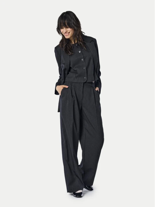 Zdjęcie produktu ONLY Spodnie materiałowe Reina 15349616 Czarny Straight Fit