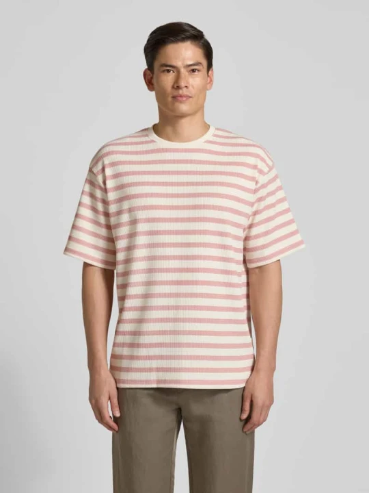 Zdjęcie produktu Oversize’owy T-shirt z dekoltem w łódkę model 'Gael' Redefined Rebel Jasnoróżowy