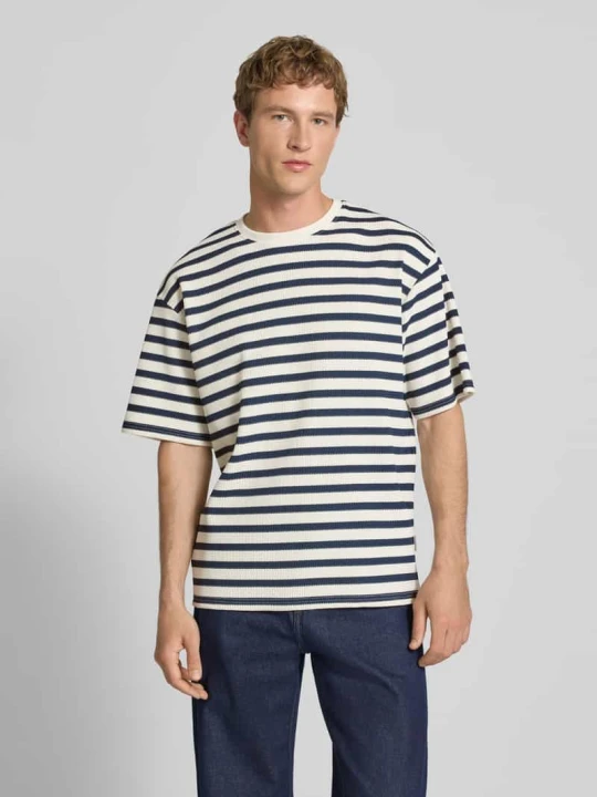 Zdjęcie produktu Oversize’owy T-shirt z dekoltem w łódkę model 'Gael' Redefined Rebel Granatowy