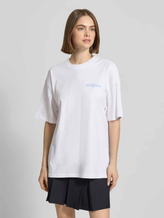 Zdjęcie produktu Oversize’owy T-shirt z nadrukiem z przesłaniem REVIEW Biały