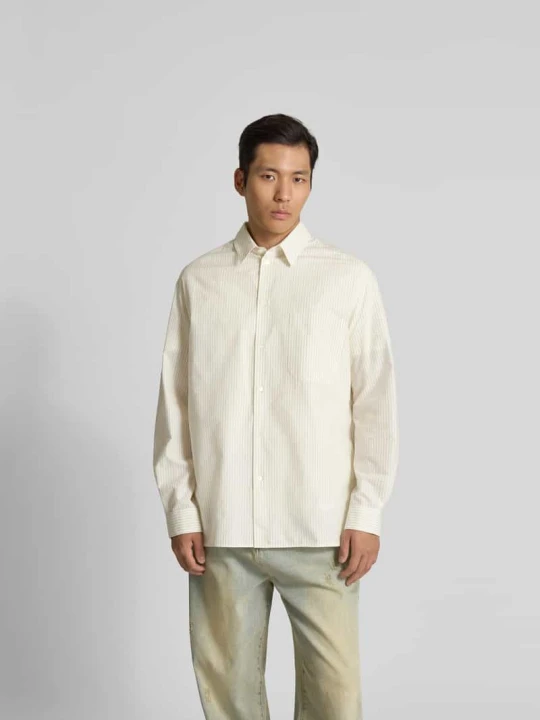 Zdjęcie produktu Oversized koszula casualowa z kołnierzykiem typu kent Maison Kitsuné Écru