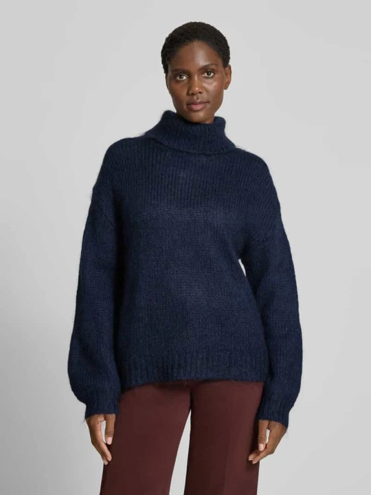 Zdjęcie produktu Oversized sweter z golfem z mieszanki wełny i moheru model „LAMBI” Y.A.S Granatowy