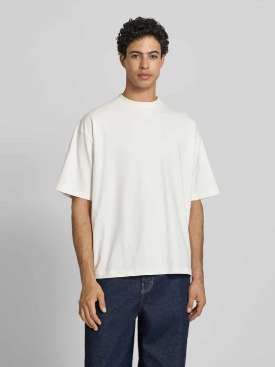 Zdjęcie produktu Oversized t-shirt z okrągłym dekoltem PROHIBITED Złamany biały