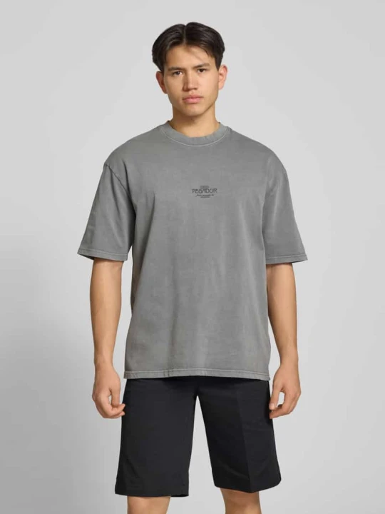 Zdjęcie produktu oversized t-shirt z rękawem o dł. 1 / 2 model 'Trebic' Pegador Antracytowy