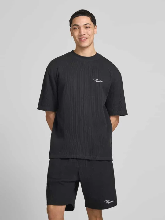 Zdjęcie produktu Oversized T-shirt ze strukturalnym wzorem Pegador Czarny