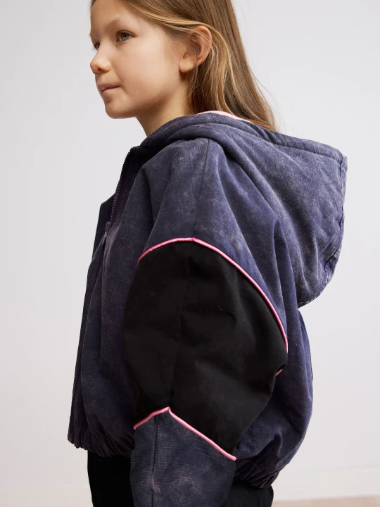Zdjęcie produktu Oversize'owa kurtka z kapturem Desigual czerwony