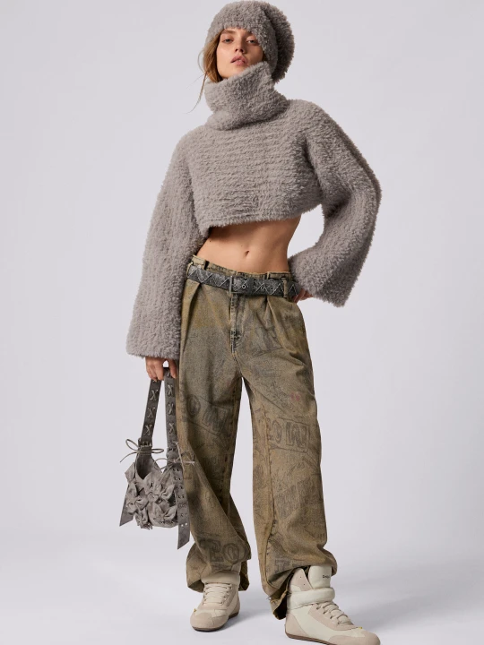 Zdjęcie produktu Zestaw krótki sweter i czapka Desigual czarny