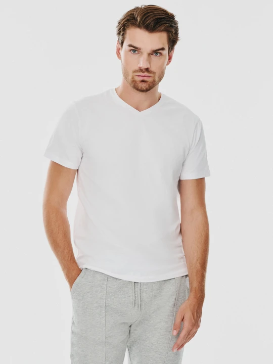 Zdjęcie produktu PAKO LORENTE – Czarny gładki t-shirt v-neck